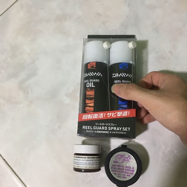 https://media.karousell.com/media/photos/products/2018/01/24/daiwa_fishing_oil_and_grease_for_reels_slightly_used_selling_cheap_1516808761_f0f19321.jpg