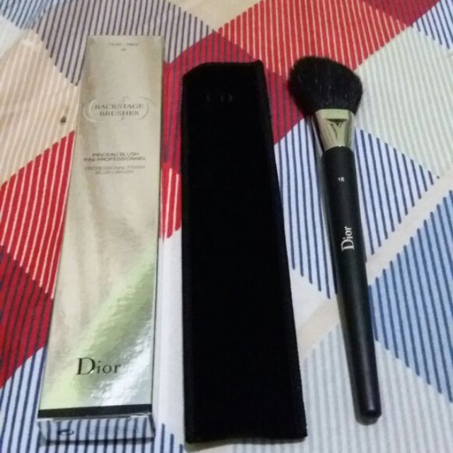 dior brush 16