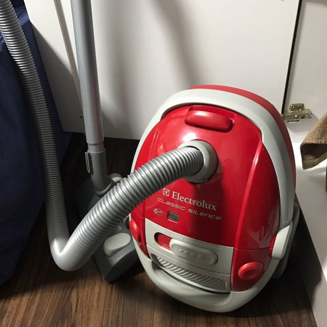 Electrolux classic silence Vacuum Cleaner 1800w, TV & Home Appliances