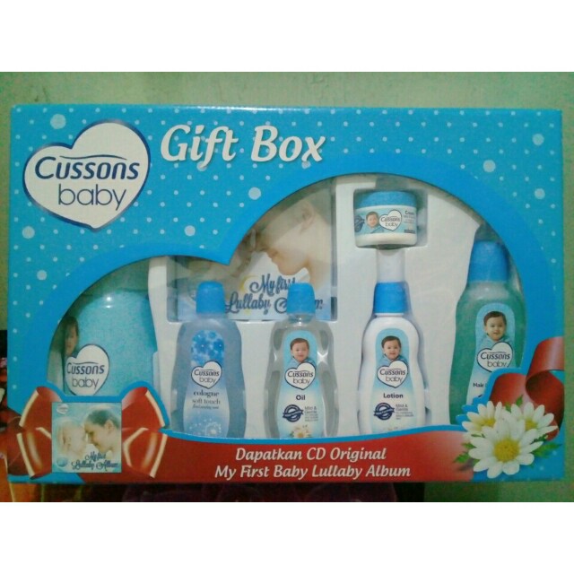 Reprice Giftbox Cussons Cussons Set Bedak Bayi Bayi Anak Perawatan Makanan Anak Di Carousell