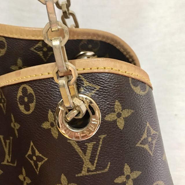 AUTHENTIC LOUIS VUITTON AUTOMNE HIVER 2008 in RM3 Romford for £580.00 for  sale