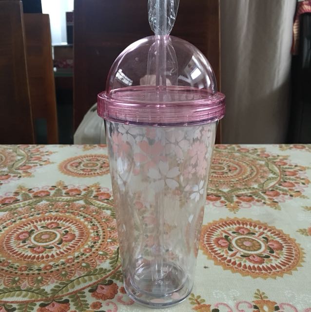 miniso tumbler with straw