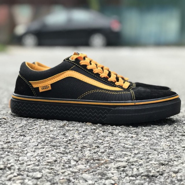 Vans pa din top