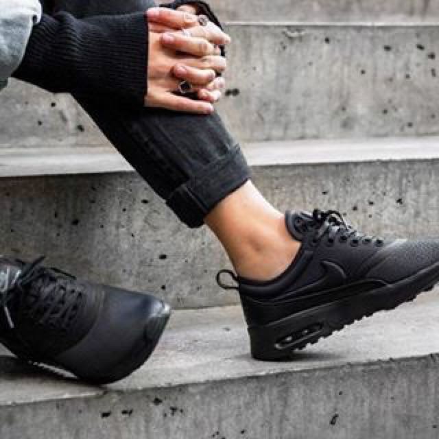 nike air max thea triple black