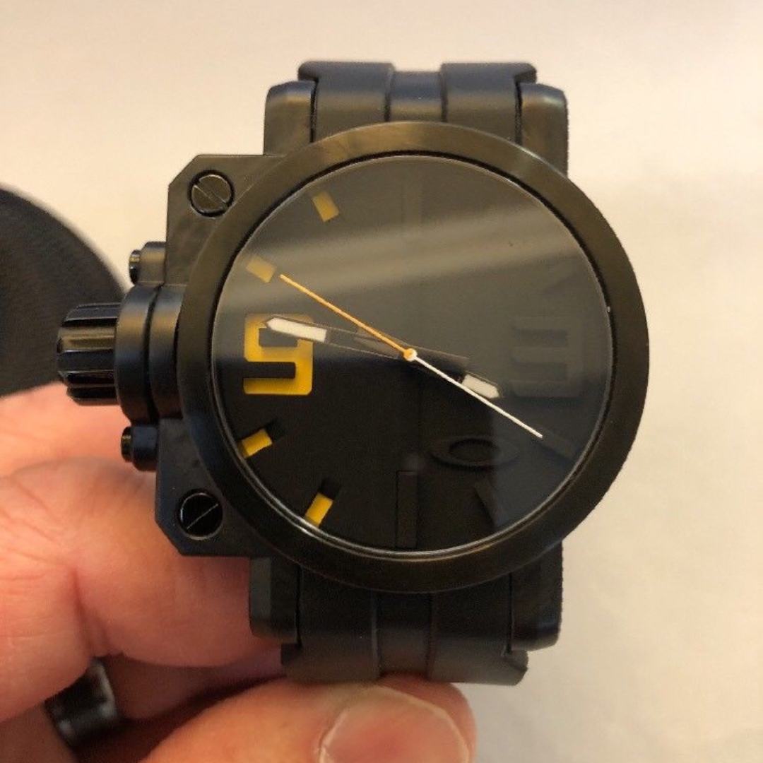 Oakley Gearbox Watch Yellow Dial, Men's Fashion, Watches & Accessories ...