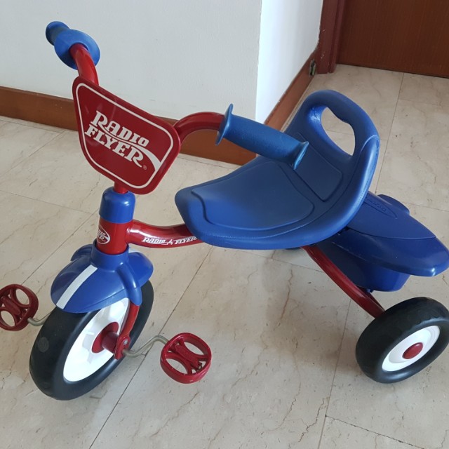 radio flyer tricycle blue