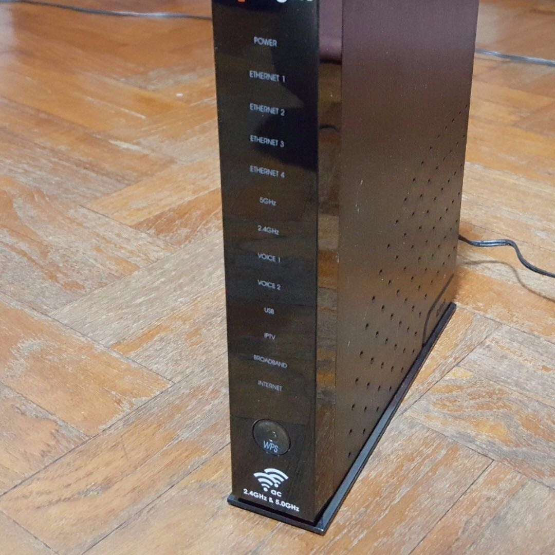 Singtelissued Aztech DSL7003GRV(AC) Dual Band WirelessAC Gigabit VOIP