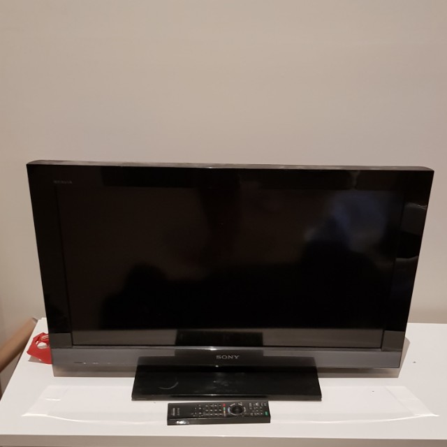 Sony Bravia LCD 32" KDL32EX400, Electronics, TVs & Entertainment