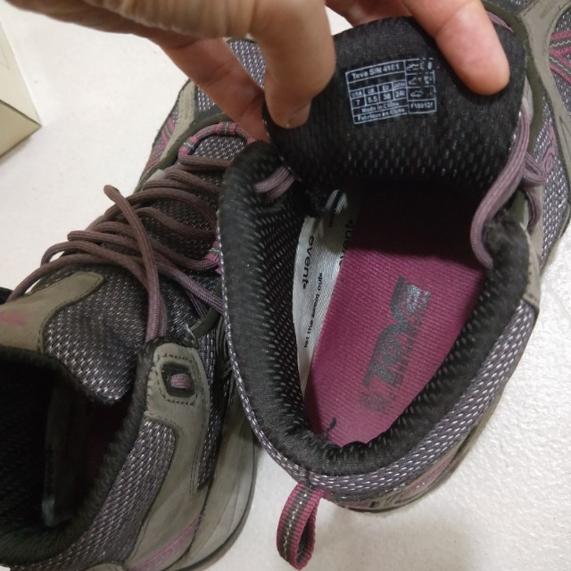 teva walking shoes
