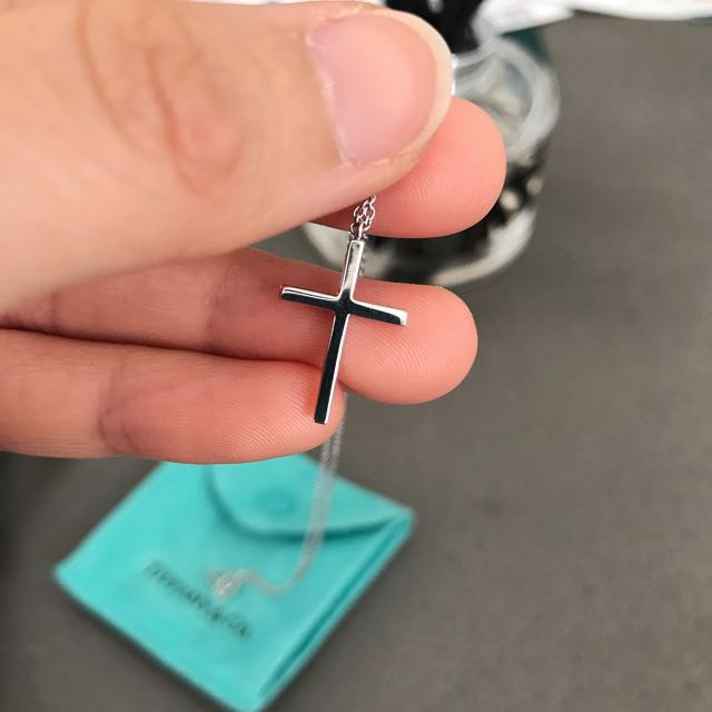 Tiffany metro cross pendant online