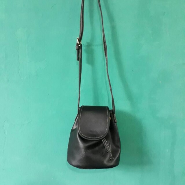 black purse long strap