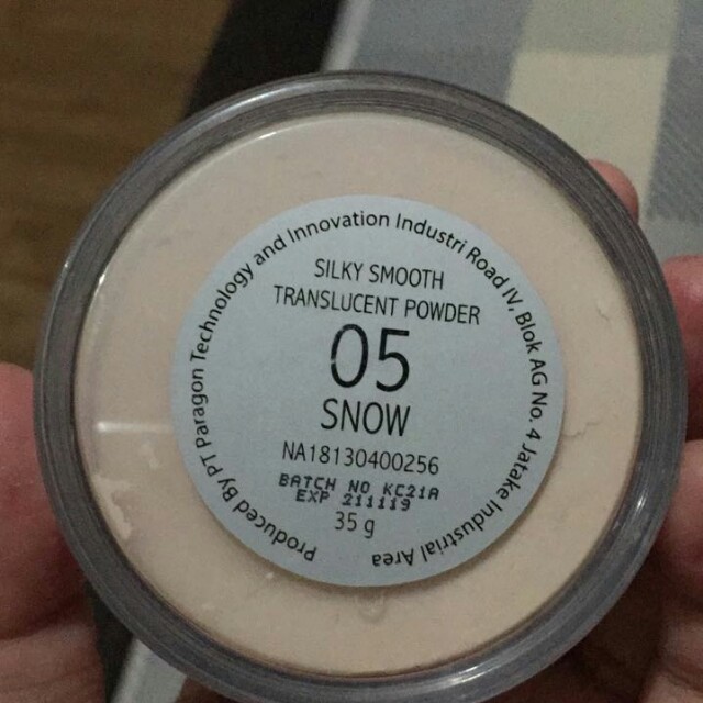 Bedak Tabur Make Over Kondisi 80 Kesehatan Kecantikan Rias Wajah Di Carousell