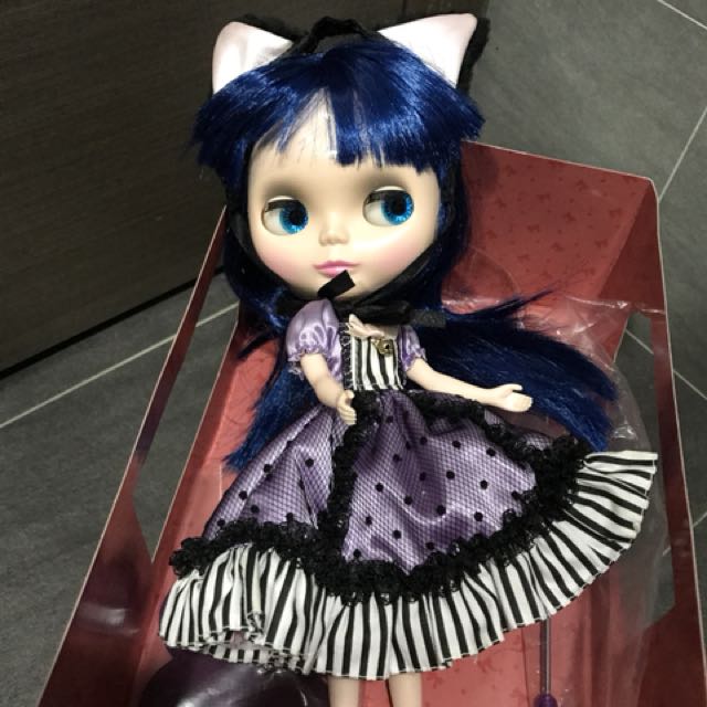 blythe can can cat