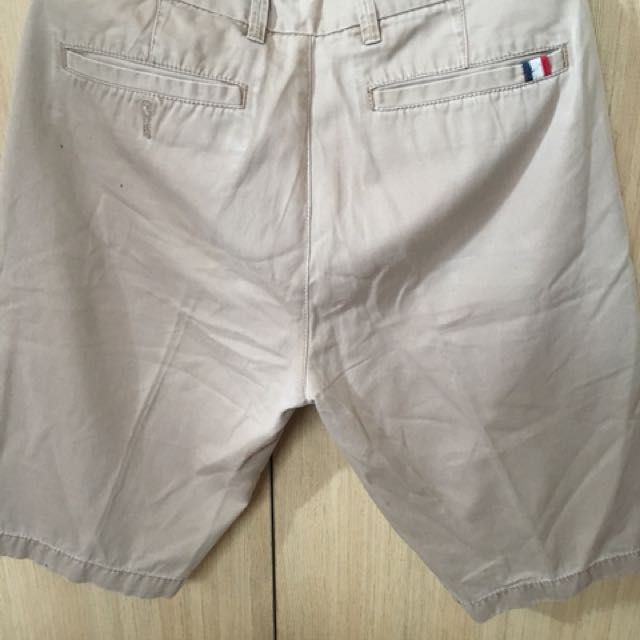 Giordano Khaki Size 32 Bermuda Shorts (Category: Shorts) located in Manila. Submitted by Kayla_08 (Listing ID 151355200, Image 2). Description: #MF60 Giordano Size 32 Available for shipping Khaki RFS: Doesn’t fit anymore.