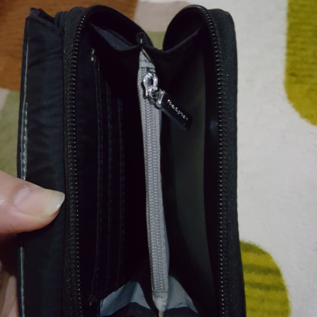 Repriced! Hedgren tri fold wallet, Women's Fashion, Bags & Wallets ...