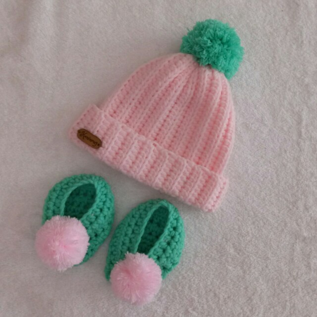 Satu Set Topi Dan Sepatu Bayi Rajutan Hand Made By Santie Sitohang Bayi Anak Baju Bayi Di Carousell