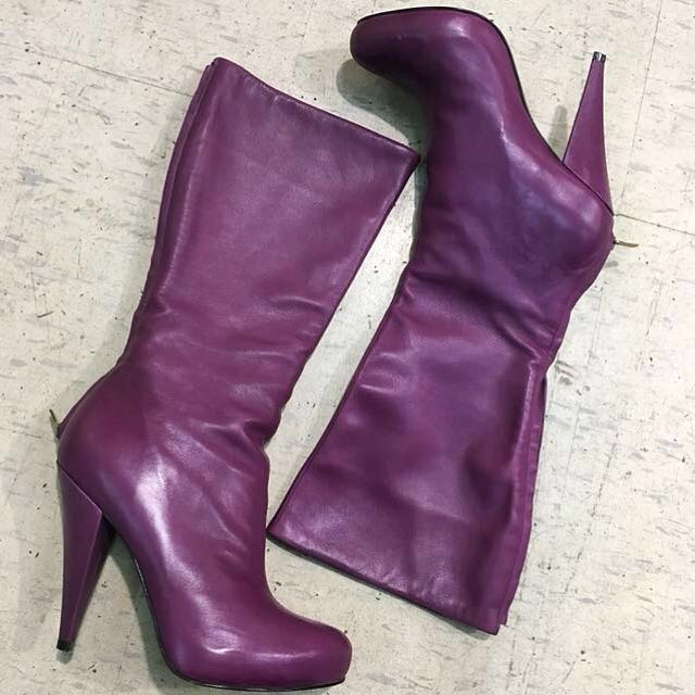 violet and red boots