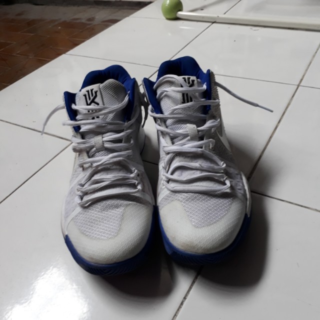Sepatu nike kyrie 3, Preloved Fesyen Pria, Sepatu di Carousell