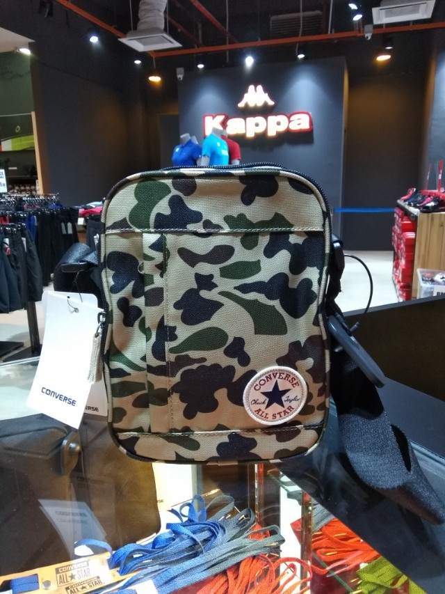 converse camo bag
