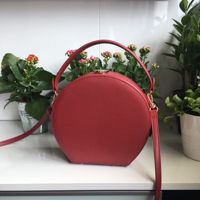 Zara Round Bag Sold Out Women s Fashion Bags Wallets Beach Bags on Carousell