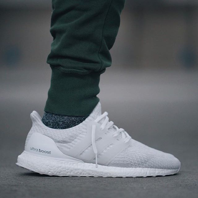 Ultra boost white burgundy top