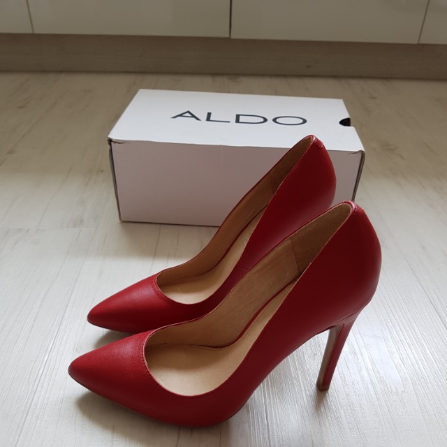 Red court clearance shoes