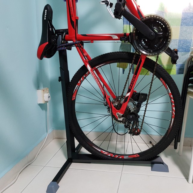 Bicycle + stand + pump, Sports Equipment, Bicycles & Parts, Bicycles on