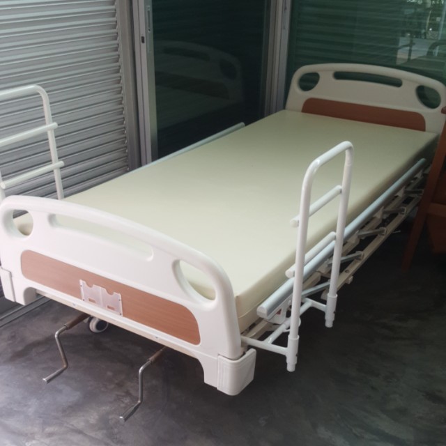 Hospital Bed, Furniture, Beds & Mattresses on Carousell