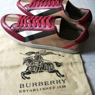 burberry shoes mens pink