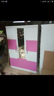 Lemari 3 Pintu
