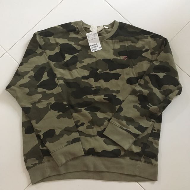 H&m camo sweater store