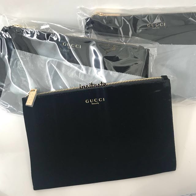 gucci beauty velvet pouch