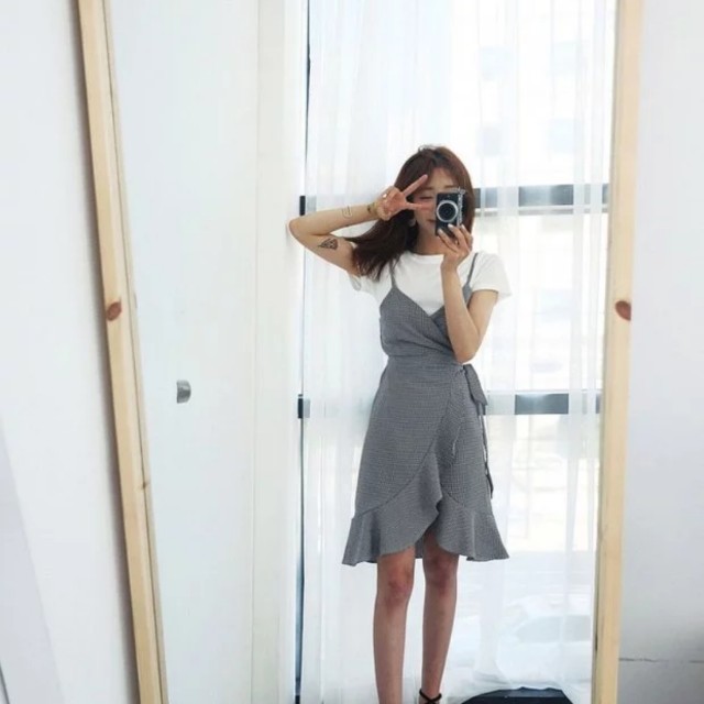 Korean two piece dress Women s Fashion Dresses Sets Dresses on Carousell