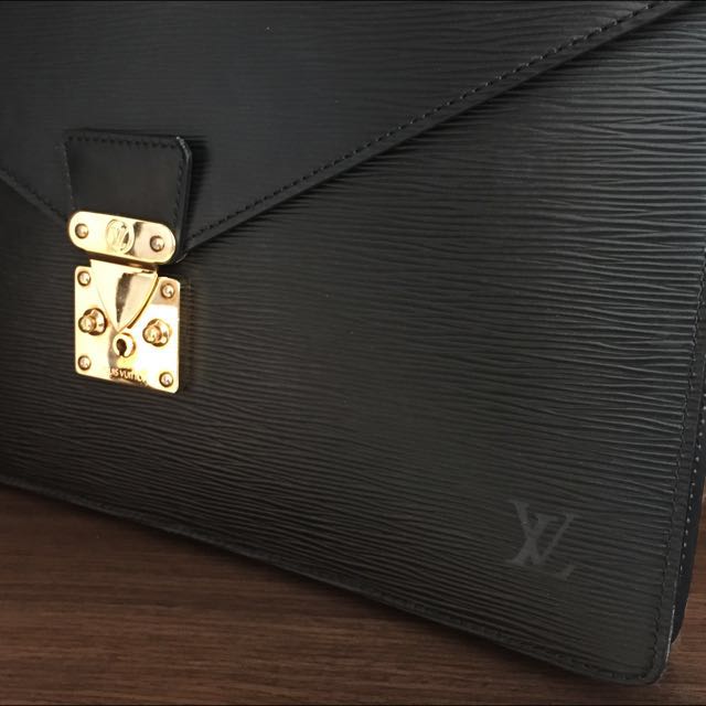 Louis Vuitton Serviette Conseiller – The Brand Collector