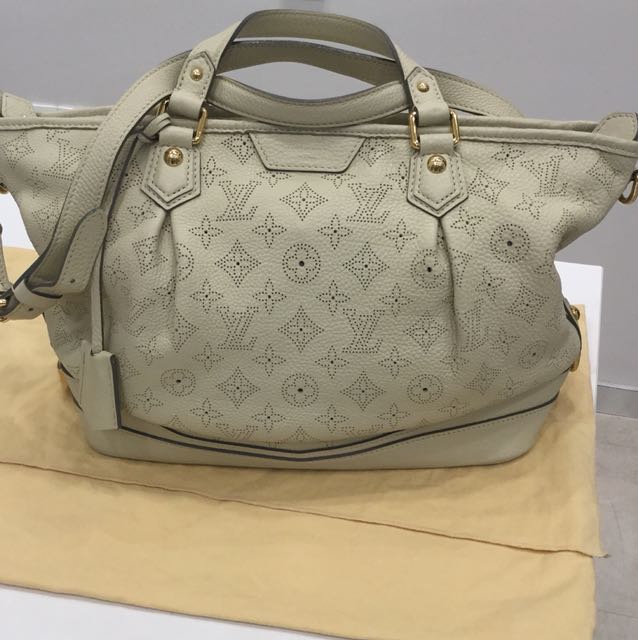 louis vuitton mahina bag