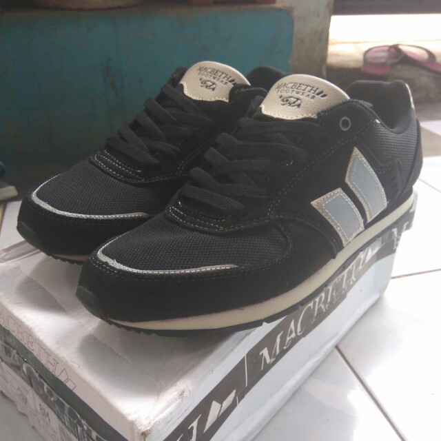 Macbeth Fischer Blank Cement Fesyen Pria Sepatu Sneakers Di Carousell