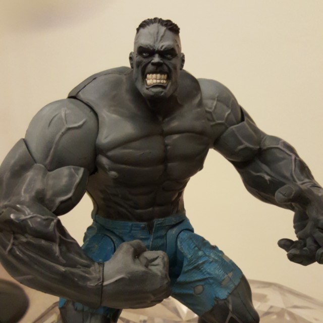 grey hulk figure