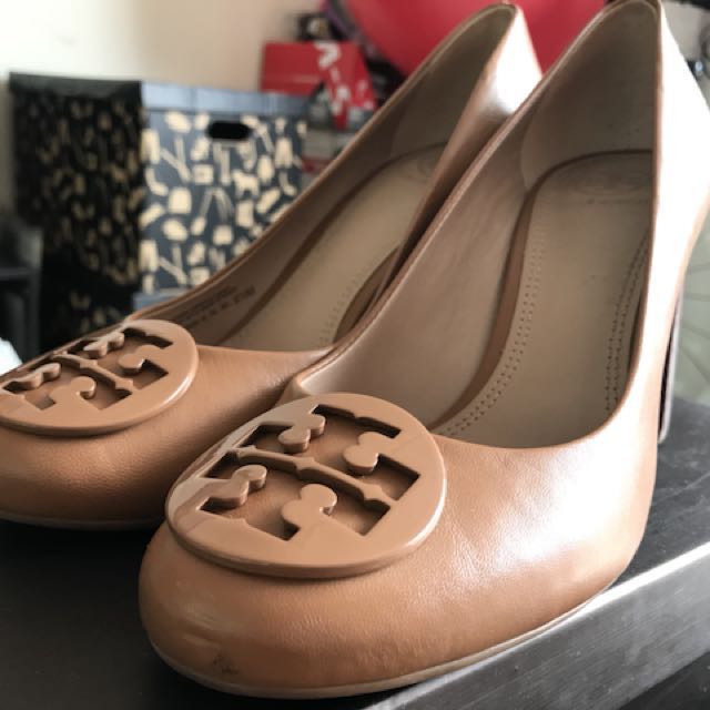 Tory Burch Brown Shoes Heels, Women's Fashion, Footwear, Flats on Carousell