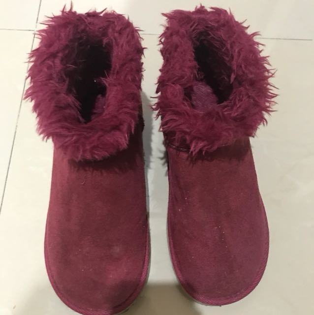 Uniqlo Winter Shoes Boots Sepatu Winter Uniqlo Boot Fesyen Wanita Sepatu Di Carousell