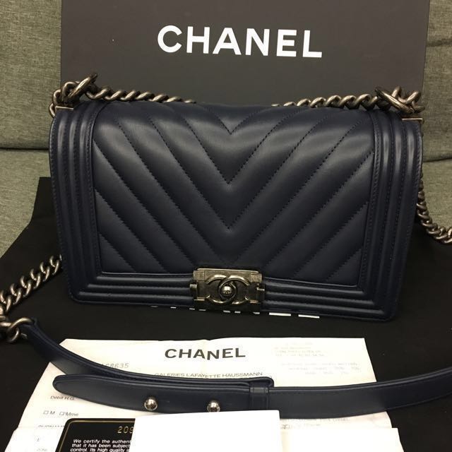 Authentic Preloved Chanel Chevron Boy In Old Medium Barangan Mewah Authentic Preloved Chanel Chevron Boy In Old Medium Barangan Mewah Beg Dan Dompet Di Carou