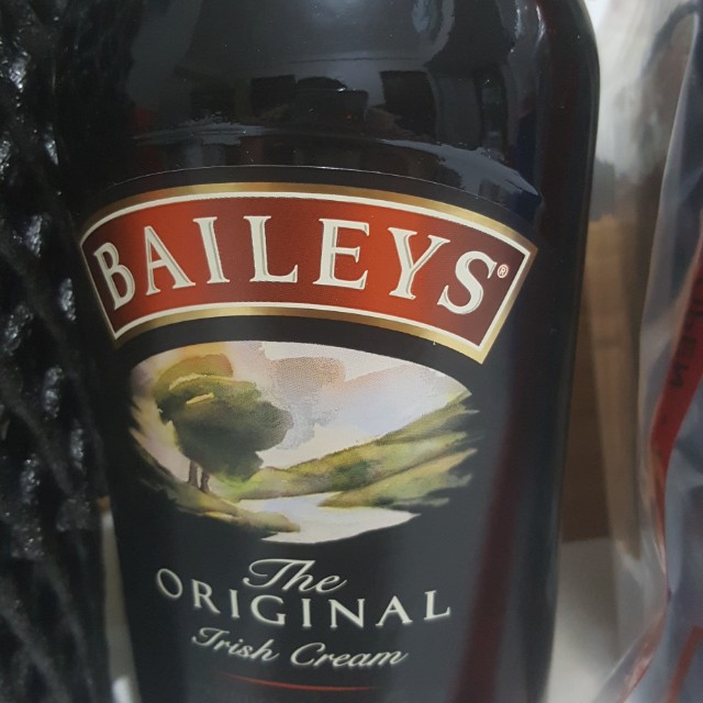 Baileys Original Irish Cream 1L, Makanan & Minuman, Minuman ...