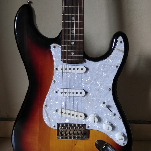 Unduh 730 Koleksi Gambar Gitar Fender Keren 