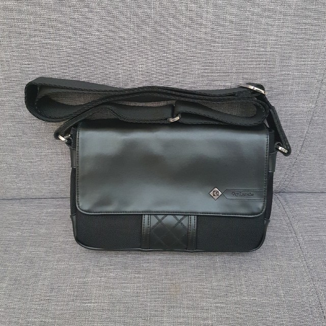 Guy Laroche Sling Bag, Women's Fashion, Bags & Wallets, Tote Bags on  Carousell