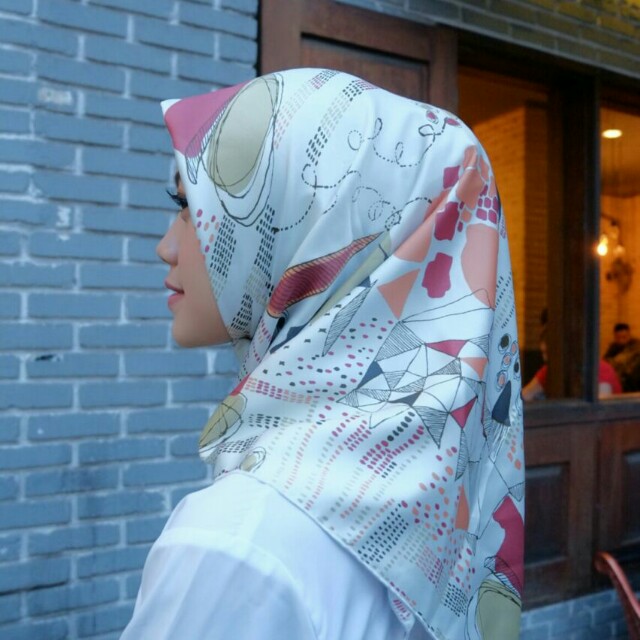 Kelebihan Dan Kekurangan Bahan Maxmara Untuk Hijab