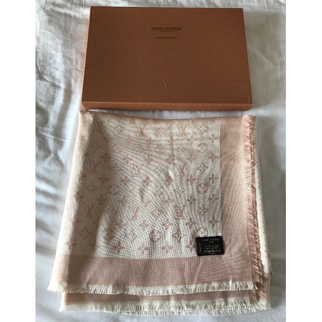 Louis Vuitton LV denim monogram shawl Pink Wool ref.466137 - Joli Closet