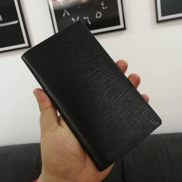 Lv Long Wallet Epi Leather, Men's Fashion, Watches & Accessories, Wallets &  Card Holders on Carousell