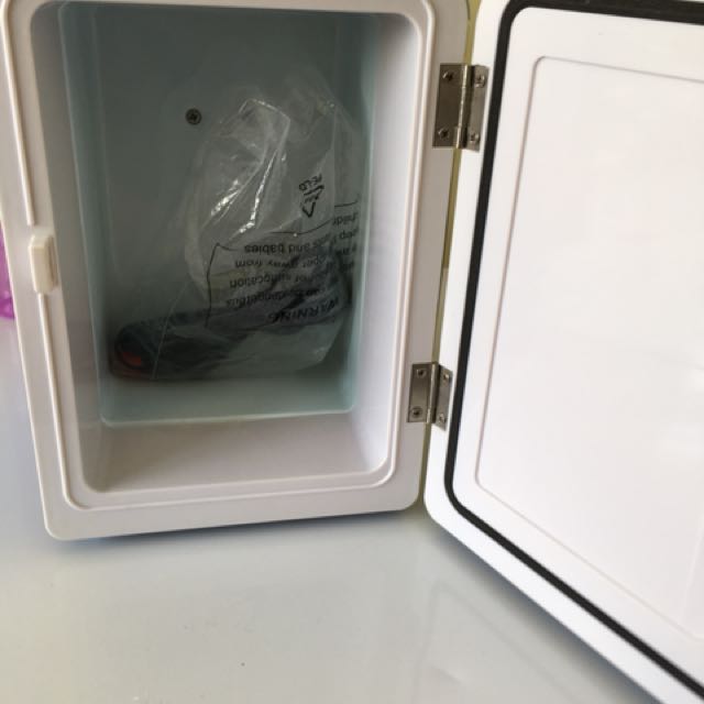 Mini Fridge/Heater, TV & Home Appliances, Kitchen Appliances, Refrigerators & Freezers on Carousell