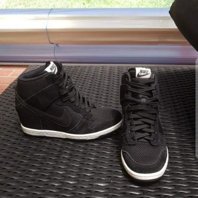 nike wedge sneakers size 7