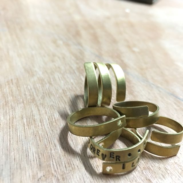 Raw Brass Spiral Ring (Category: Rings) located in Quezon City. Submitted by therapii.manila (Listing ID 152136303, Image 1). Description: An adorable addition to any finger! Big but elegant piece with texture and minimalist design. Ring is made from brass & is handcut, hammered and shaped. The ends are hammered and wraps around 2 times. A really eye catching piece, best worn on the middle or point finger to sit comfortably around the knuckle. 20