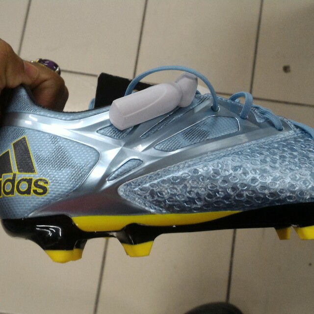 Kasut bola online adidas messi